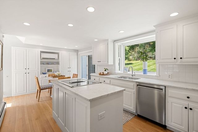 37 Salisbury Dr, Westwood, MA 02090