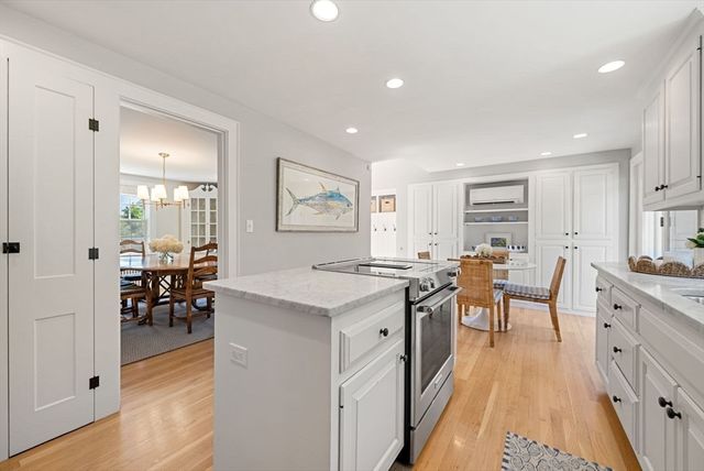 37 Salisbury Dr, Westwood, MA 02090