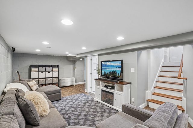 4325 Zane Avenue N, Crystal, MN 55422