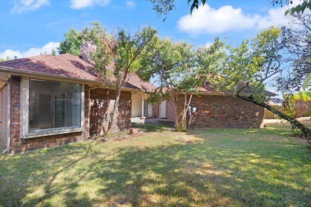 3637 Bluegrass Drive, Grand Prairie, TX 75052