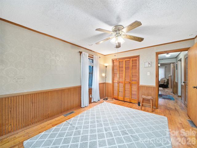 1280 Hamburg Road, Bakersville, NC 28705