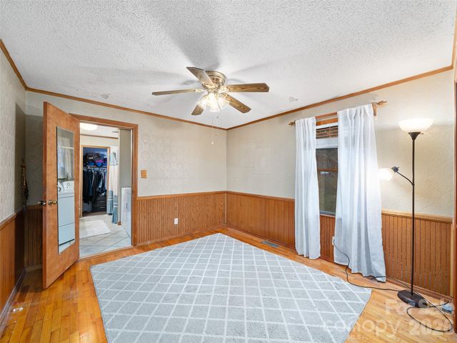 1280 Hamburg Road, Bakersville, NC 28705