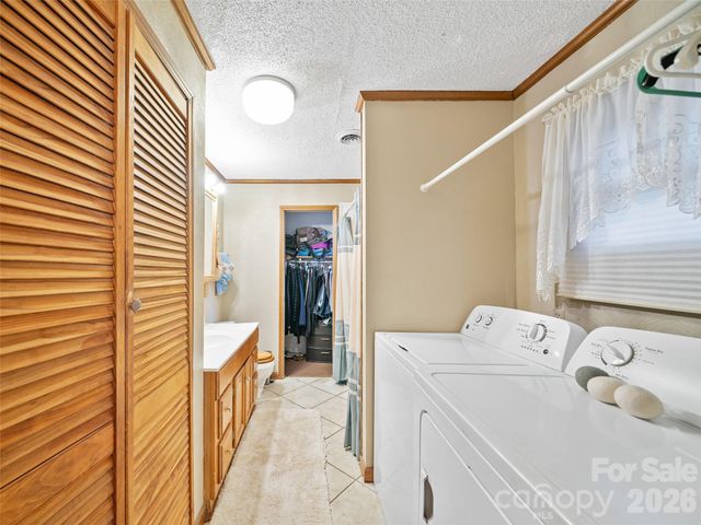 1280 Hamburg Road, Bakersville, NC 28705