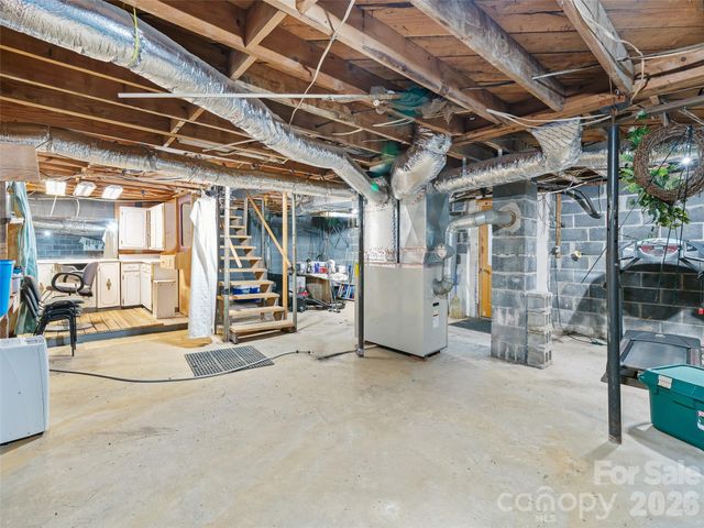 1280 Hamburg Road, Bakersville, NC 28705