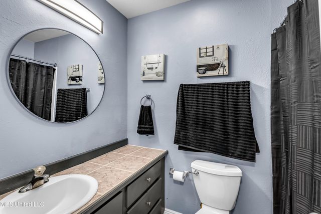 5672 Woodstock Court, Gautier, MS 39553