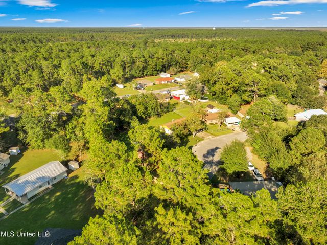 5672 Woodstock Court, Gautier, MS 39553