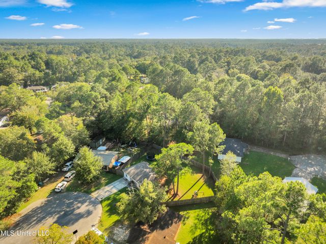 5672 Woodstock Court, Gautier, MS 39553
