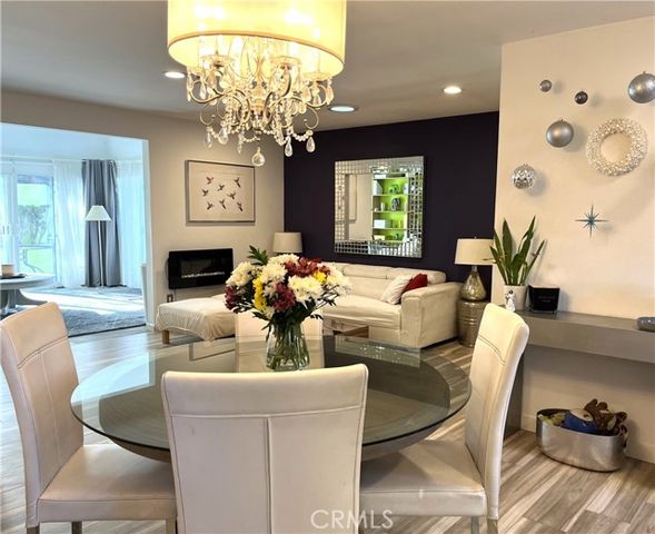 20800 Clark Street, Woodland Hills (los Angeles), CA 91367