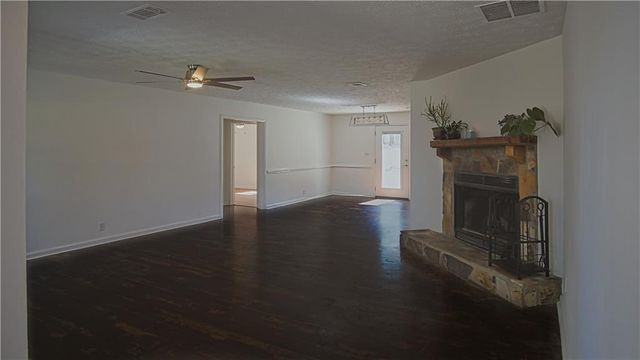 135 Dixie Lane, Covington, GA 30014