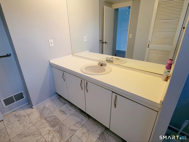 2 Front Street 2J, New Haven, CT 06513