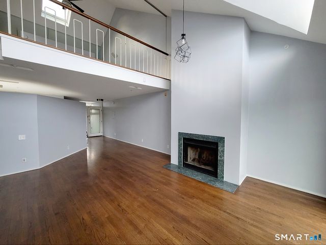 2 Front Street 2J, New Haven, CT 06513