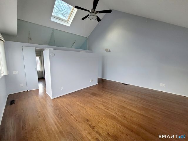 2 Front Street 2J, New Haven, CT 06513