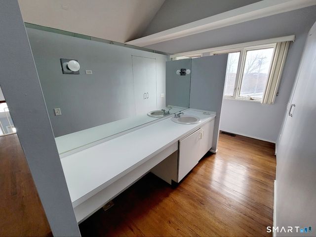 2 Front Street 2J, New Haven, CT 06513