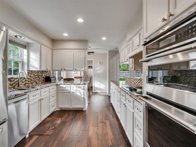 3017 Inwood Drive, Dickinson, TX 77539