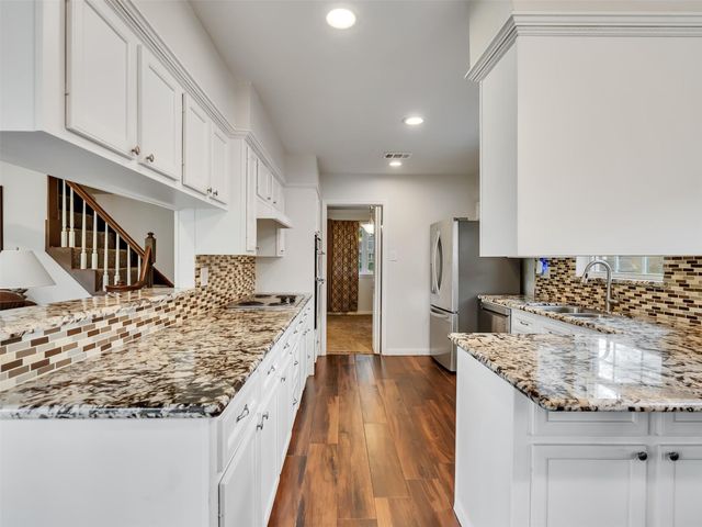 3017 Inwood Drive, Dickinson, TX 77539