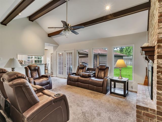 3017 Inwood Drive, Dickinson, TX 77539