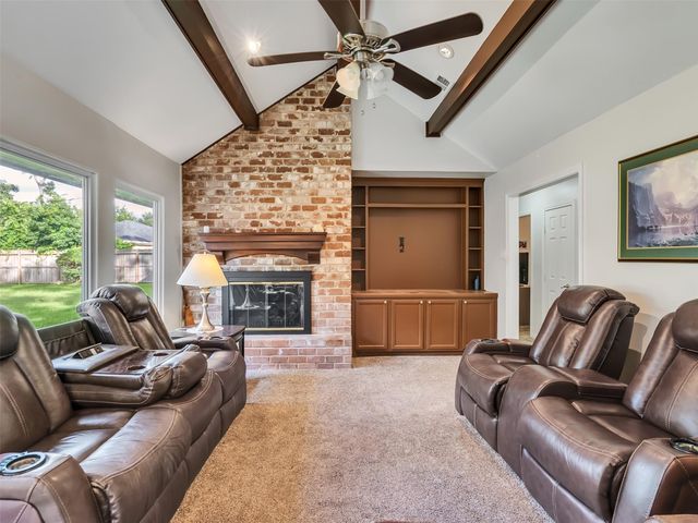 3017 Inwood Drive, Dickinson, TX 77539