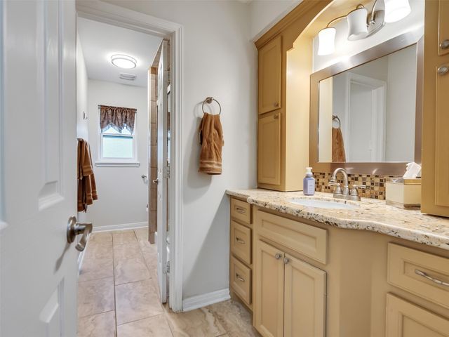 3017 Inwood Drive, Dickinson, TX 77539