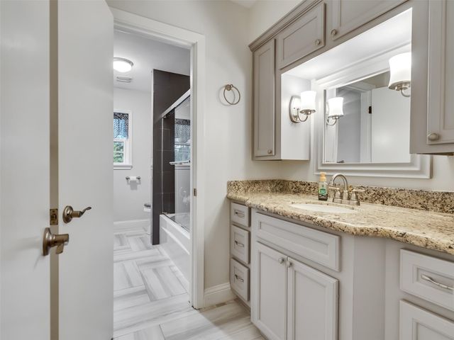 3017 Inwood Drive, Dickinson, TX 77539