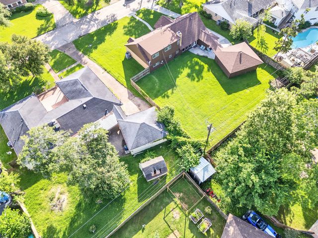 3017 Inwood Drive, Dickinson, TX 77539