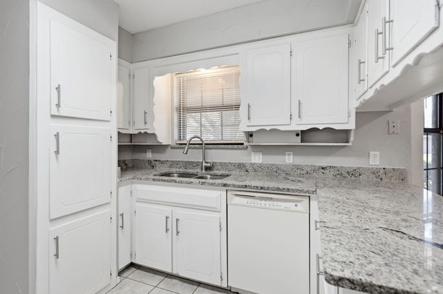 2223 Sierra Drive, Grapevine, TX 76051