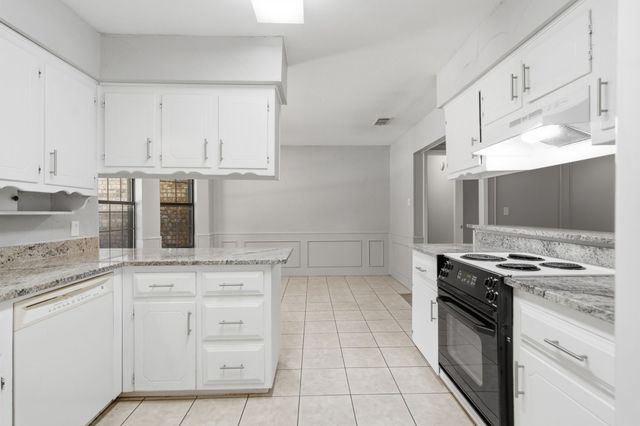 2223 Sierra Drive, Grapevine, TX 76051