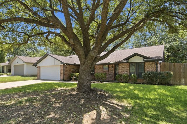 2223 Sierra Drive, Grapevine, TX 76051