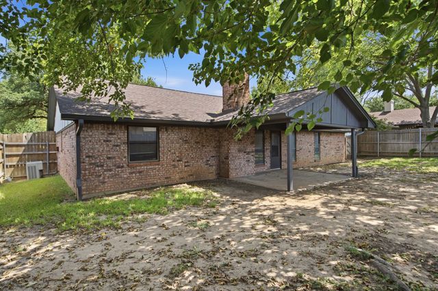 2223 Sierra Drive, Grapevine, TX 76051