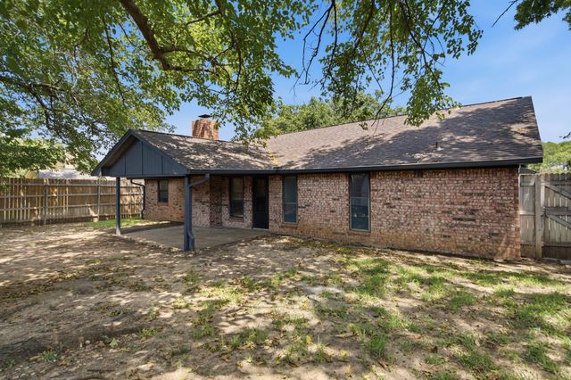 2223 Sierra Drive, Grapevine, TX 76051