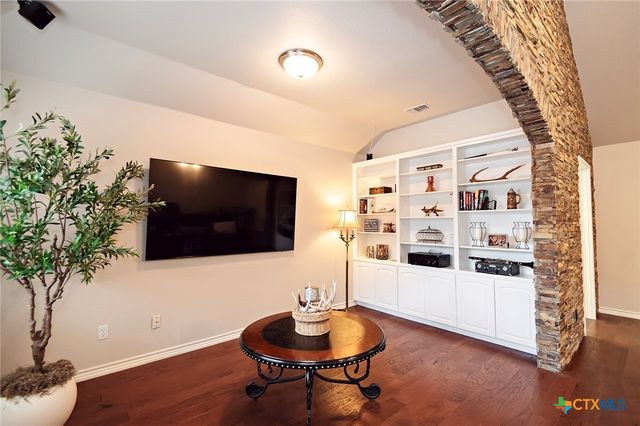 10911 Bridgeport Drive, Temple, TX 76502