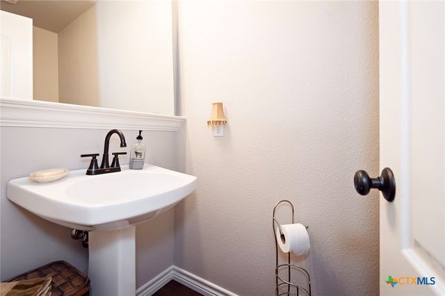 10911 Bridgeport Drive, Temple, TX 76502