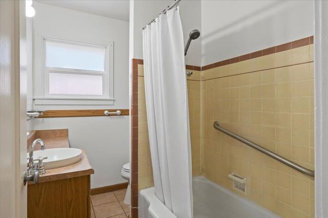 2305 Cantalier St, Sacramento, CA 95815