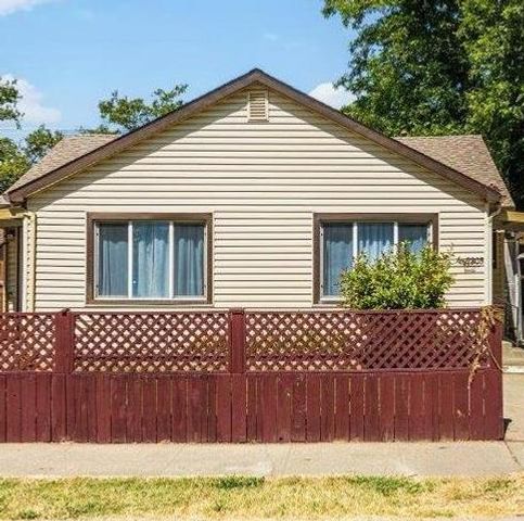 2305 Cantalier St, Sacramento, CA 95815