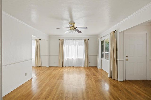 2305 Cantalier St, Sacramento, CA 95815