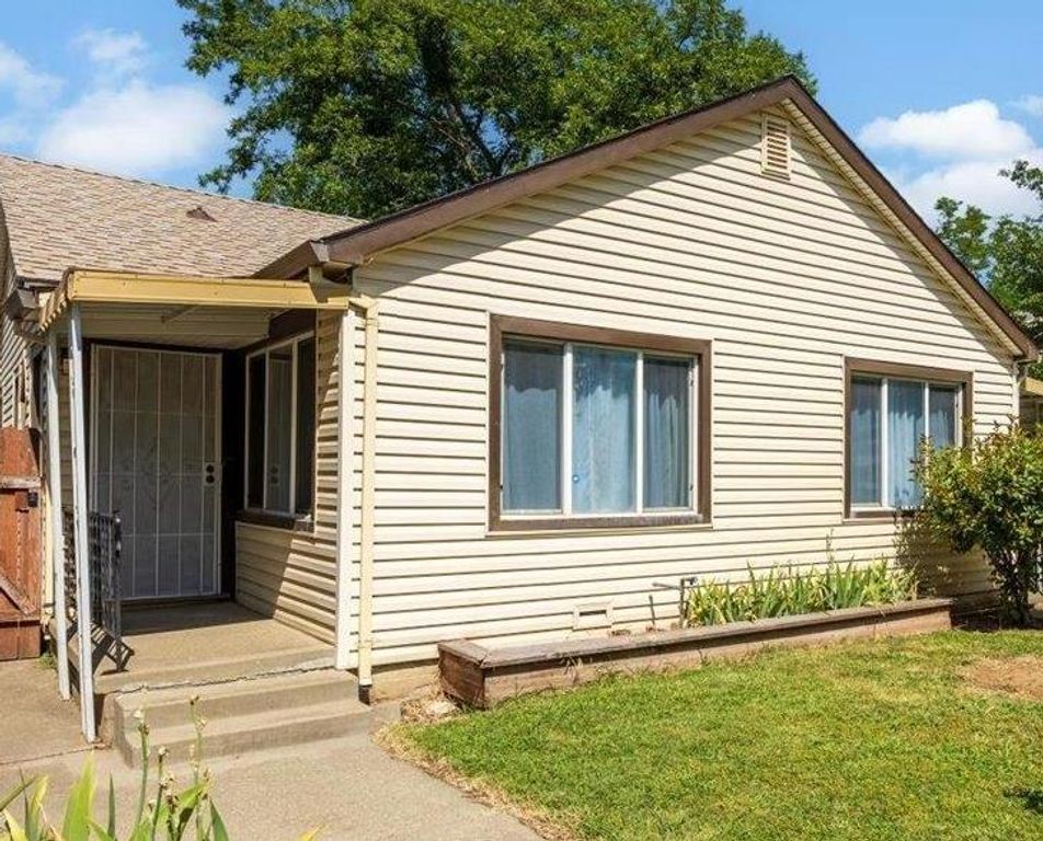 2305 Cantalier St, Sacramento, CA 95815