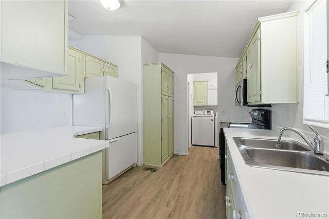 2100 W 100th Avenue, Thornton, CO 80260