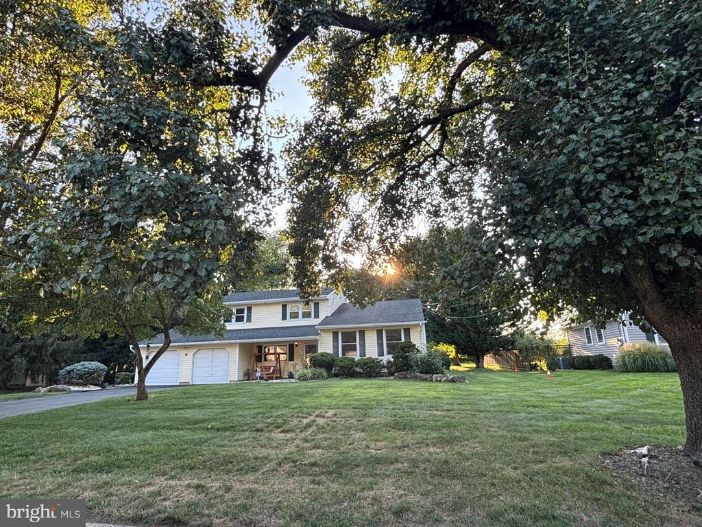 154 OAK CREEK RD, EAST WINDSOR, NJ 08520 — photo 2