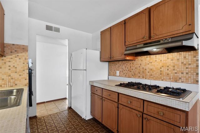 2515 Burchard Drive, St Louis, MO 63136