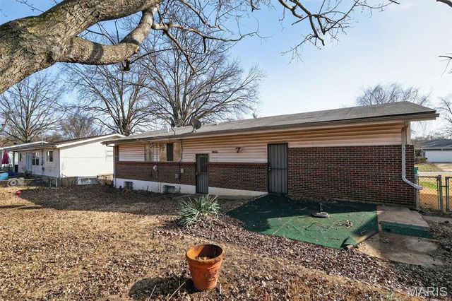 2515 Burchard Drive, St Louis, MO 63136