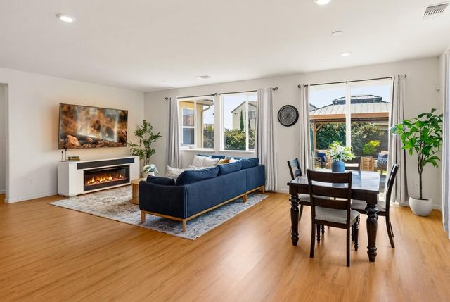 6 Campania Circle, Salinas, CA 93905