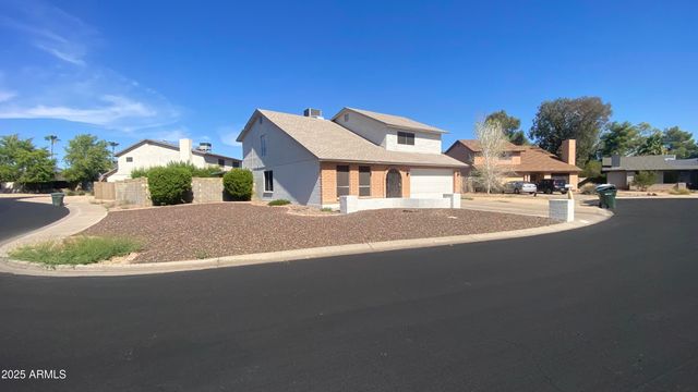4930 W TORREY PINES Circle, Glendale, AZ 85308