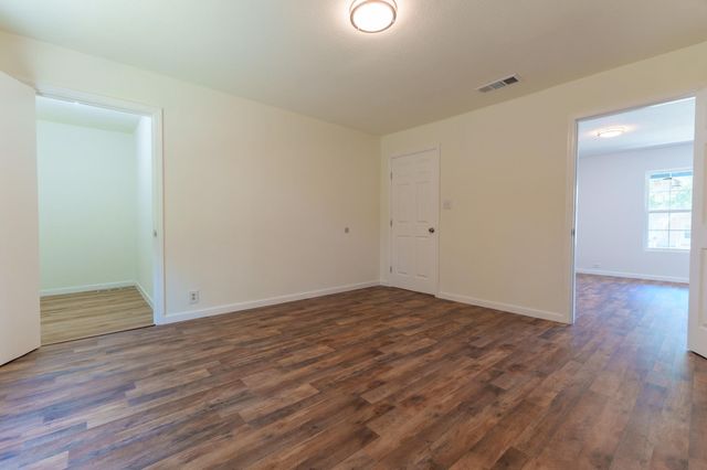 103 N 6th Street E, Dawson, TX 76639