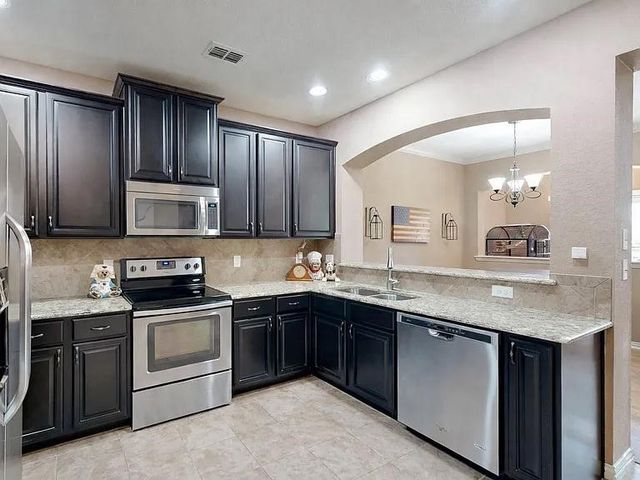 6948 Carrington Lane, Fort Worth, TX 76137