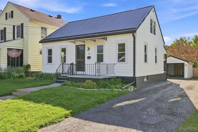 27 Hyde Park, Lockport City, NY 14094