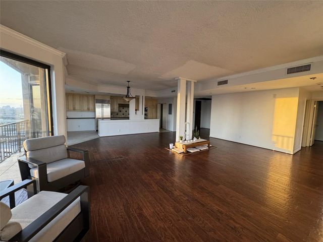 3350 Mccue Road 1703, Houston, TX 77056