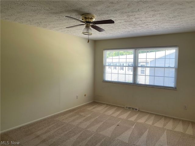 13676 Oakbrook Drive 3676, North Royalton, OH 44133