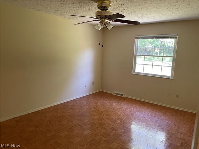 13676 Oakbrook Drive 3676, North Royalton, OH 44133
