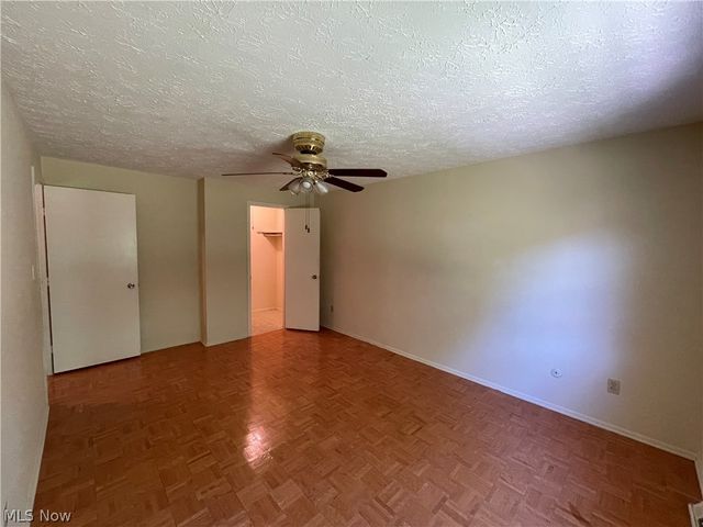 13676 Oakbrook Drive 3676, North Royalton, OH 44133