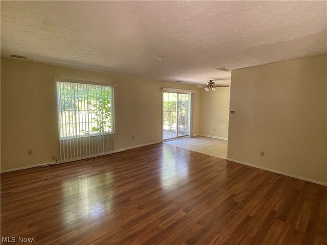 13676 Oakbrook Drive 3676, North Royalton, OH 44133
