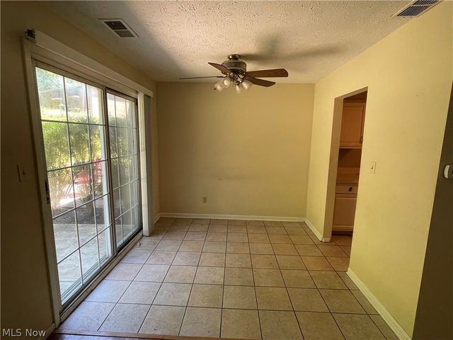 13676 Oakbrook Drive 3676, North Royalton, OH 44133